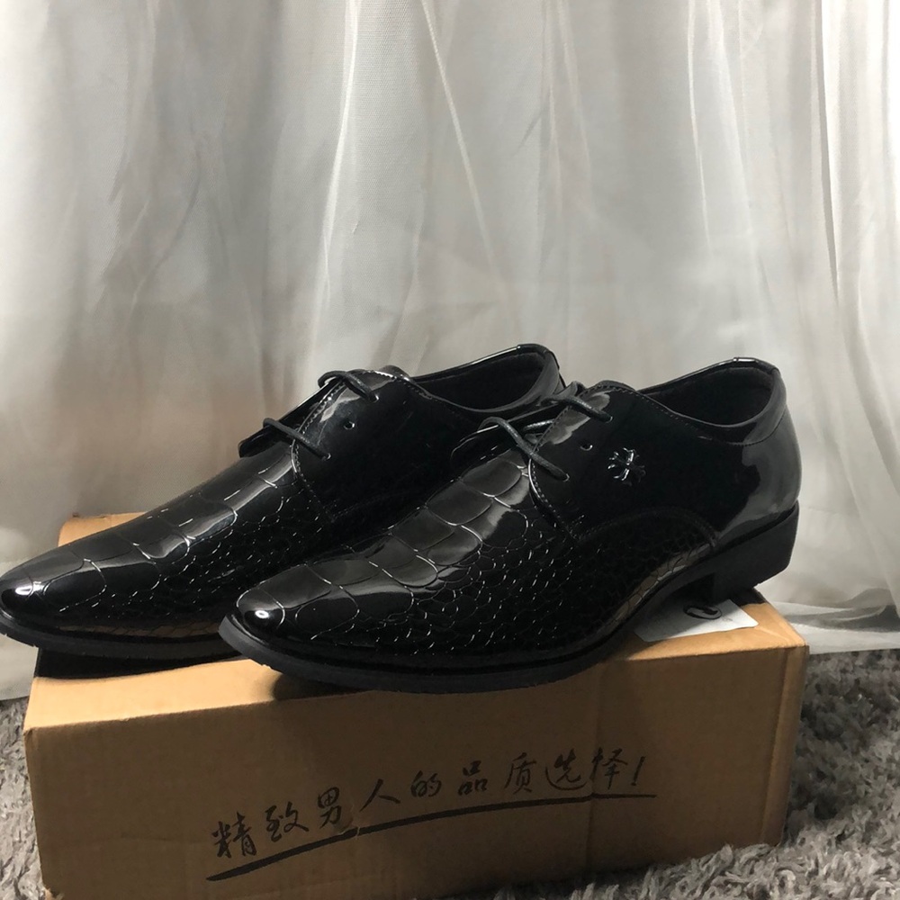 Dress shoes